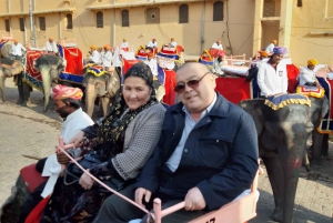 Delhistä: Samana päivänä Jaipurin kierros yksityisellä AC-autolla