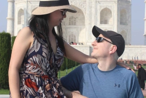 From Delhi: Taj Mahal & Agra Tour by Gatimaan Express Train