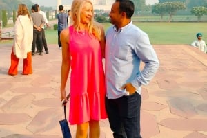 From Delhi/Agra: Taj Mahal, Agra Tour with Transfers & Lunch