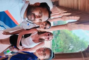 From Delhi/Agra: Taj Mahal, Agra Tour with Transfers & Lunch