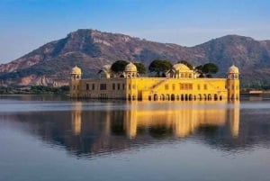 From Delhi : Visit Jaipur City, Same Day Return Tour By Car.