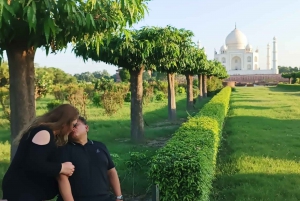 From Jaipur: 2 Day Taj Mahal Overnight Tour By Car