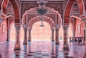 From Jaipur: Private Amber Fort, Jal Mahal and More Car Tour