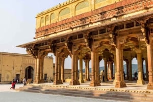 From Jaipur: Private Amber Fort, Jal Mahal and More Car Tour