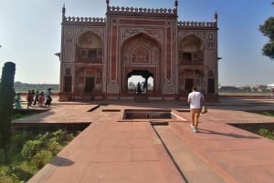 Из Джайпура: Экскурсия в Тадж Санрайз с Фатехпур Сикри и Абханери