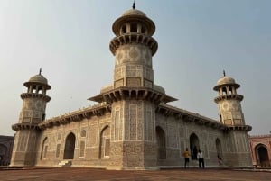 Depuis Jaipur : visite du Taj Mahal et du fort d'Agra et transfert à Delhi