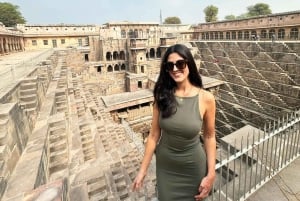 Von Jaipur aus: Tagestour zum Abhaneri Chand Baori Stepwell