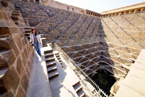 Von Jaipur aus: Tagestour zum Abhaneri Chand Baori Stepwell