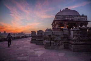 Von Jaipur aus: Tagestour zum Abhaneri Chand Baori Stepwell