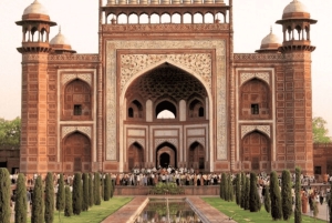 Из Джайпура: экскурсия по Тадж-Махалу и Агре на машине