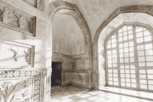 Из Джайпура: экскурсия по Тадж-Махалу и Агре на машине