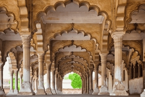 Из Джайпура: экскурсия по Тадж-Махалу и Агре на машине