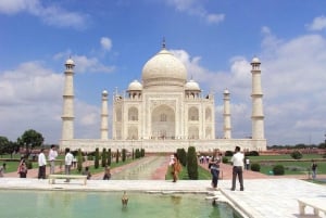 Desde Jaipur: tour al amanecer al Taj Mahal con traslado a Delhi.