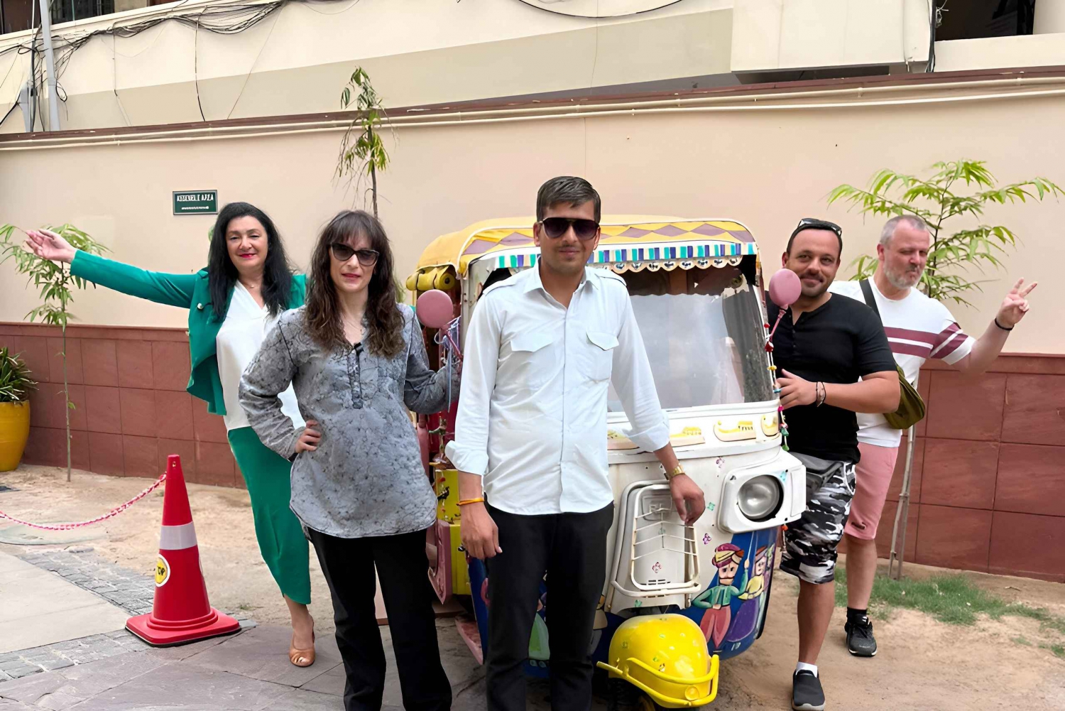 From Jaipur: Tuk-Tuk Private Full-Day Jaipur Tour