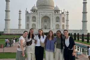 Из Нью-Дели: экскурсия на рассвете в Тадж-Махал с пересадкой в Джайпуре.