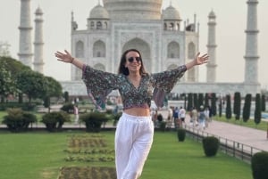 Из Нью-Дели: экскурсия на рассвете в Тадж-Махал с пересадкой в Джайпуре.