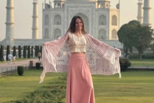 Из Нью-Дели: экскурсия на рассвете в Тадж-Махал с пересадкой в Джайпуре.