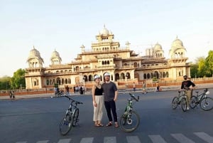 Jaipur: Guidet cykeltur om morgenen med madsmagning