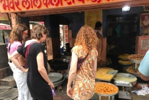 Paseo por el Patrimonio y Degustación de Comida Callejera en Jaipur