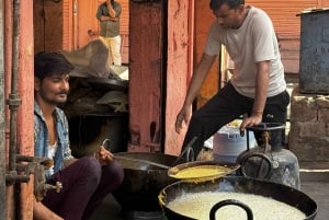 Paseo por el Patrimonio y Degustación de Comida Callejera en Jaipur