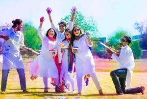 Holi-festivalviering met lokale families in Jaipur