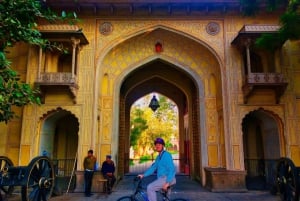 Jaipur: 3-Hour Morning Bike Tour of Jaipur Old City