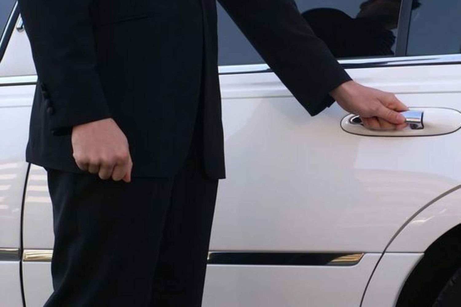 Jaipur: Odbiór z lotniska prywatnym samochodem.