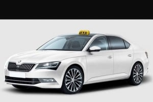 Jaipur: servizio di trasferimento all'aeroporto con auto privata.