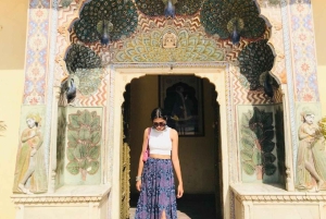 Jaipur: Amber Fort Full or Half-Day Guided Tour by Car