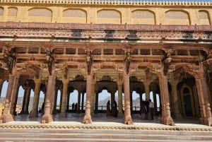 Jaipur: Amber Fort, Stepwell & Blind Love Temple Guided Tour