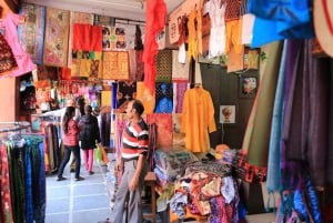 Jaipur: Local Bapu Bazaar Walking Tour with Street Food