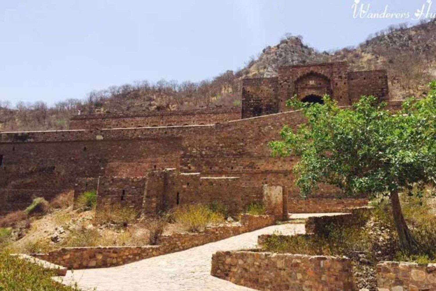 Jaipur: Bhangarh Fort, Chand Baori & Shopping Day Trip