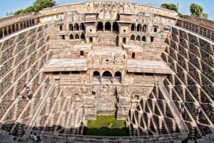 Jaipur: Chand Baori & Bhangarh Fort tour - All Inclusive