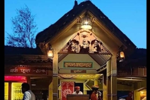 Kolacja w wiosce Jaipur Chokhi Dhani z transferem i przewodnikiem