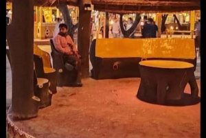 Kolacja w wiosce Jaipur Chokhi Dhani z transferem i przewodnikiem