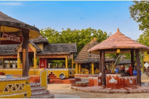 ジャイプール：ヴィンテージカーで行くチョキ・ダニ村ツアー（ディナー付き）