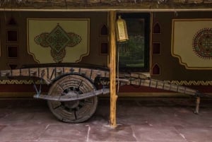 Jaipur: Chokhi Dhani med privat transport og middag