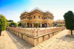 Visite de la ville de Jaipur : City Palace, Jantar, Hawa & Jal Mahal