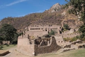 Jaipur: Same-Day Bhangarh Fort & Chand Baori Stepwell Tour