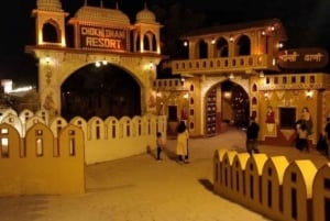 Jaipur: Visita cultural nocturna y cena en Chokhi Dhani