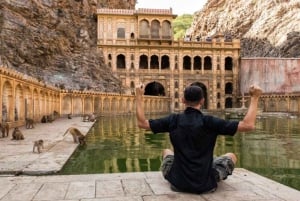 Guided Jaipur Tour: Hawa Mahal, Jantar Mantar & City Palace