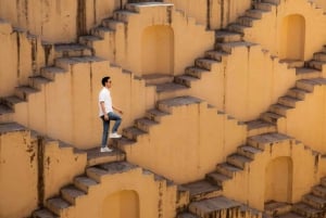 Guided Jaipur Tour: Hawa Mahal, Jantar Mantar & City Palace