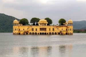 Jaipur: Avond met forts en volksverhalen en diner op het dak