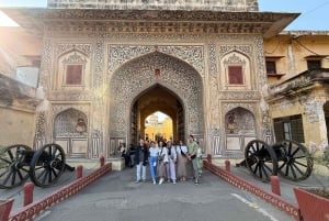 Jaipur: Full Day City Highlights Tour with Tour Guide