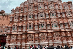 Jaipur: Same Day Amber Fort & Hawa Mahal with Guided Tour