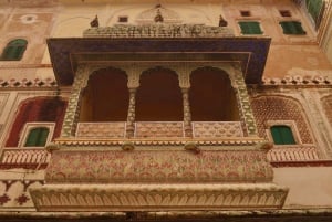 Dżajpur: prywatna wycieczka po mieście z Fortem Amber, studnią schodkową i przewodnikiem