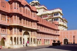 Jaipur: Govind Devji Temple & City Palace Private Tour