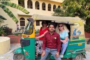 Jaipur: tour in tuk-tuk di mezza giornata o un giorno intero con il mercato dei fiori