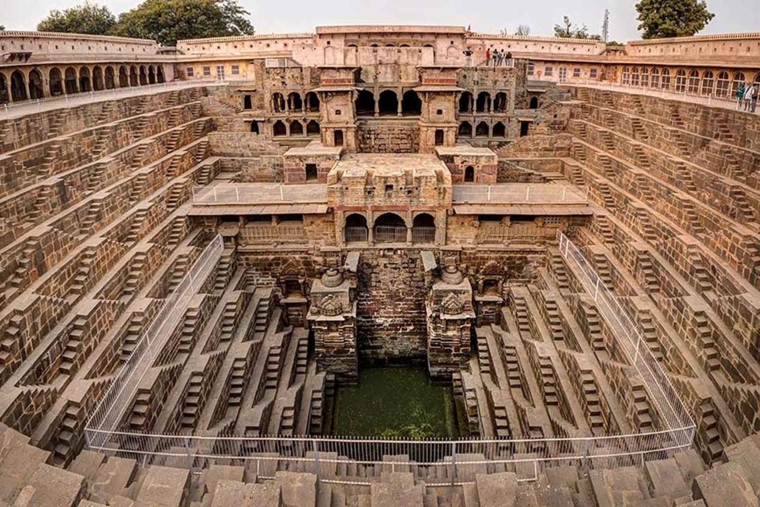 Jaipur: Hawa Mahal and Jantar Mantar Tour with Lunch