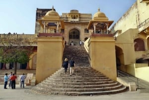 Jaipur Highlights: Amber Fort, City Palace, Jantar Mantar